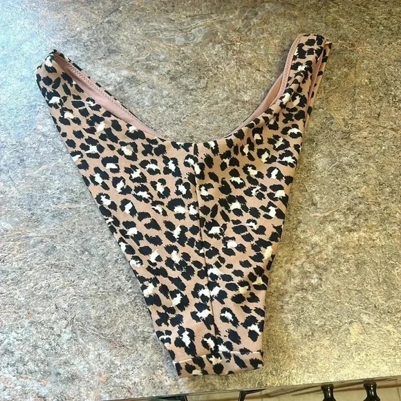 Aerie swim bottoms. cheekier - Picture 2 of 3